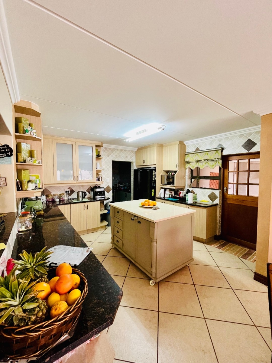 6 Bedroom Property for Sale in Tergniet Western Cape